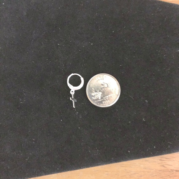 Sterling Silver Cross Hoop Earring 🙏 ✝️ - Picture 5 of 8